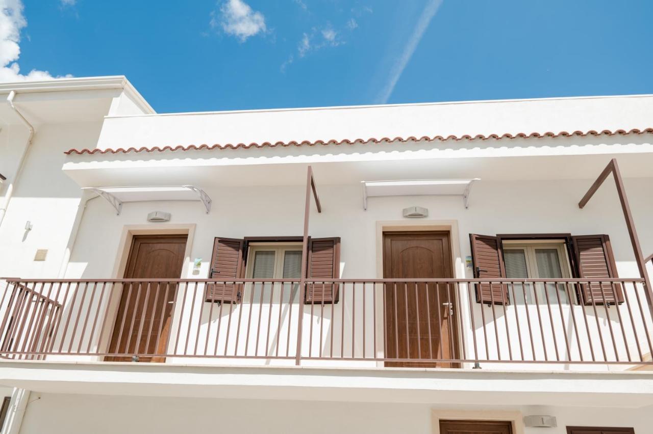 Hotel La Caravella Вьесте Экстерьер фото