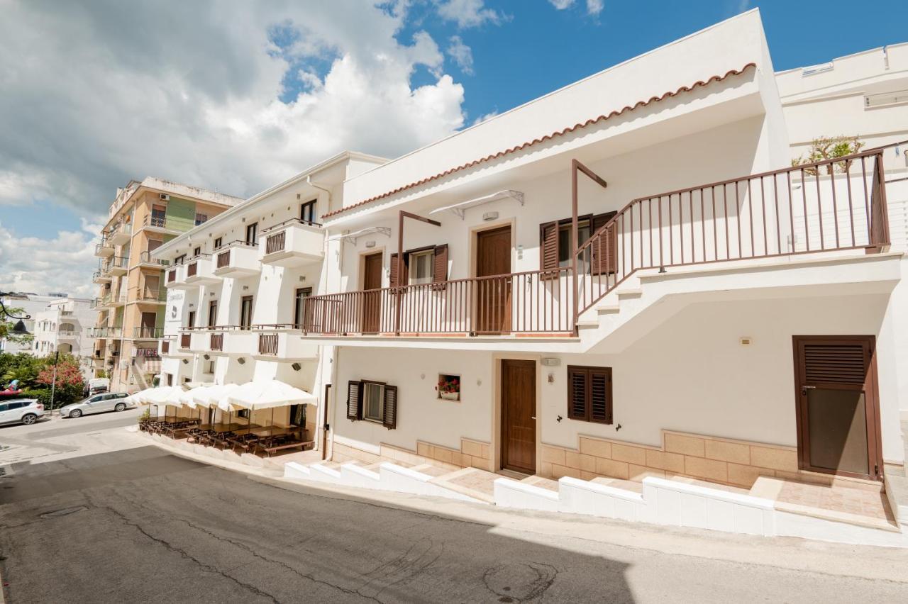 Hotel La Caravella Вьесте Экстерьер фото