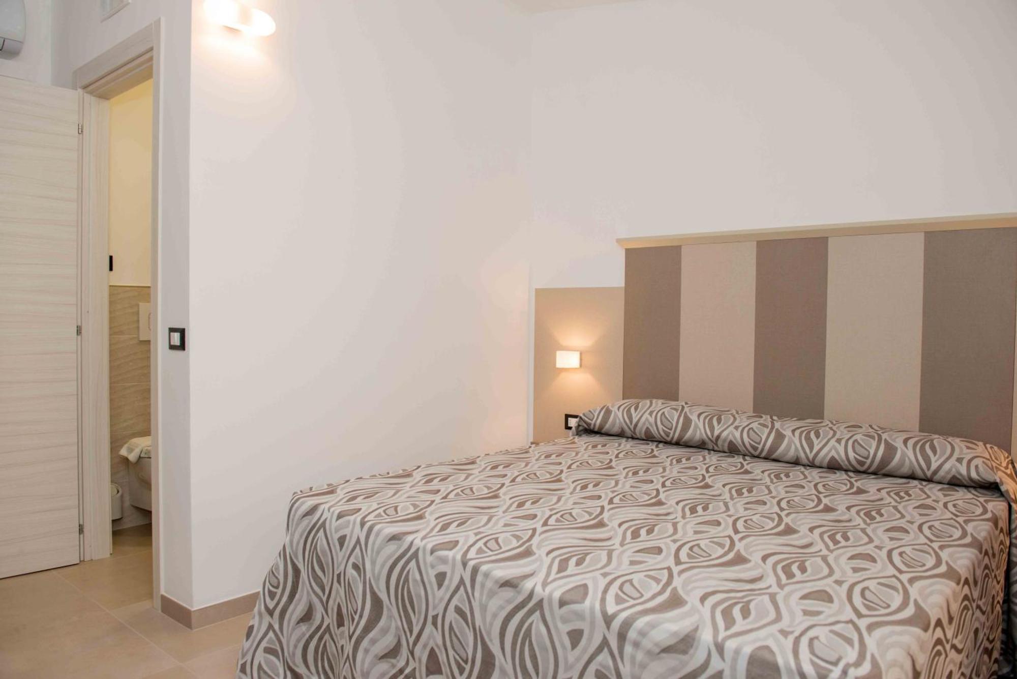 Hotel La Caravella Вьесте Номер фото