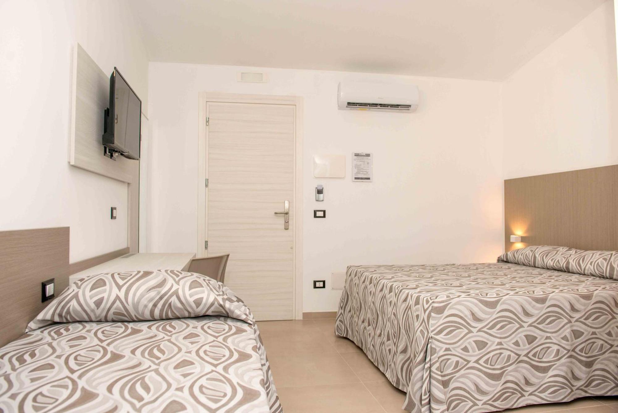 Hotel La Caravella Вьесте Номер фото