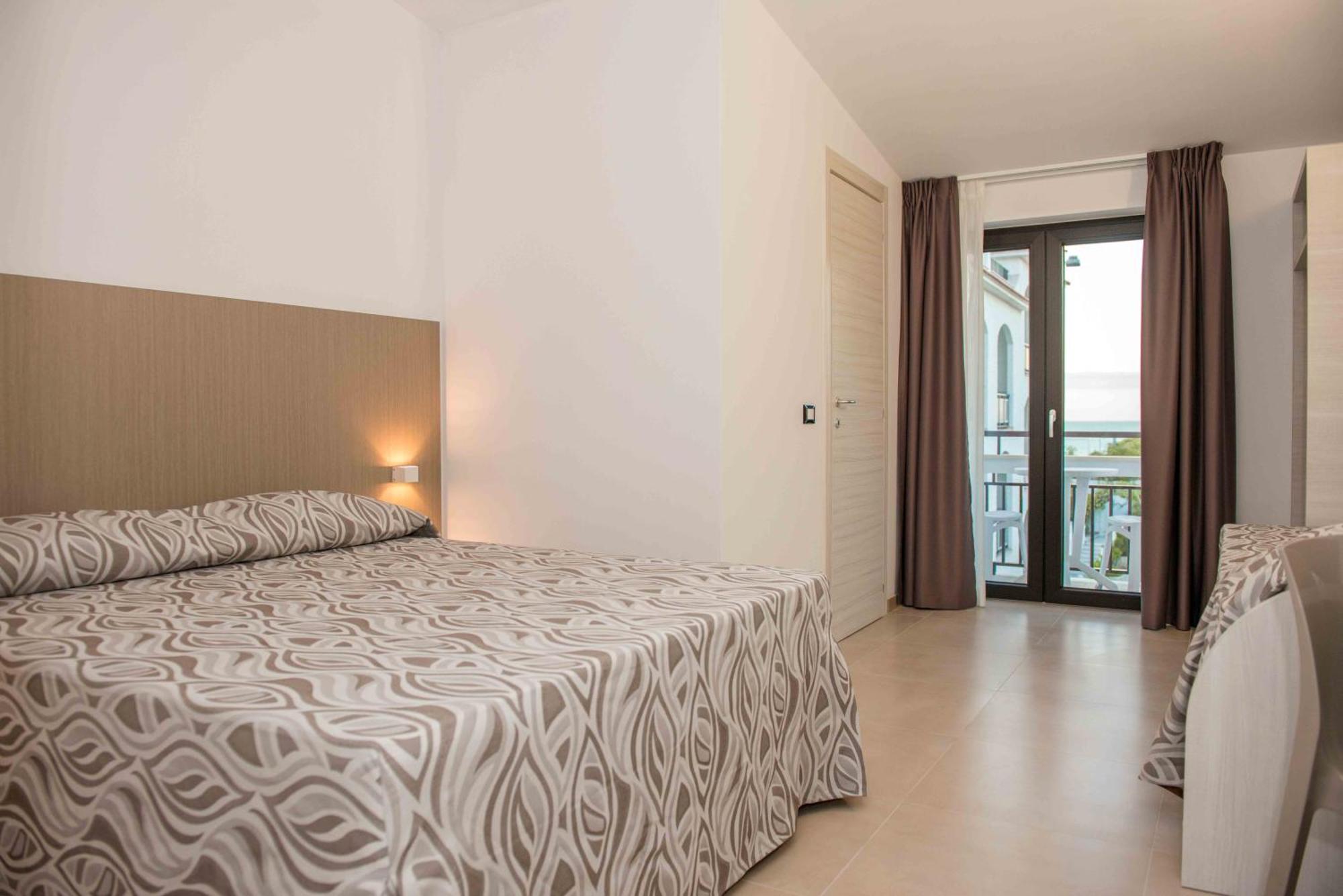 Hotel La Caravella Вьесте Номер фото